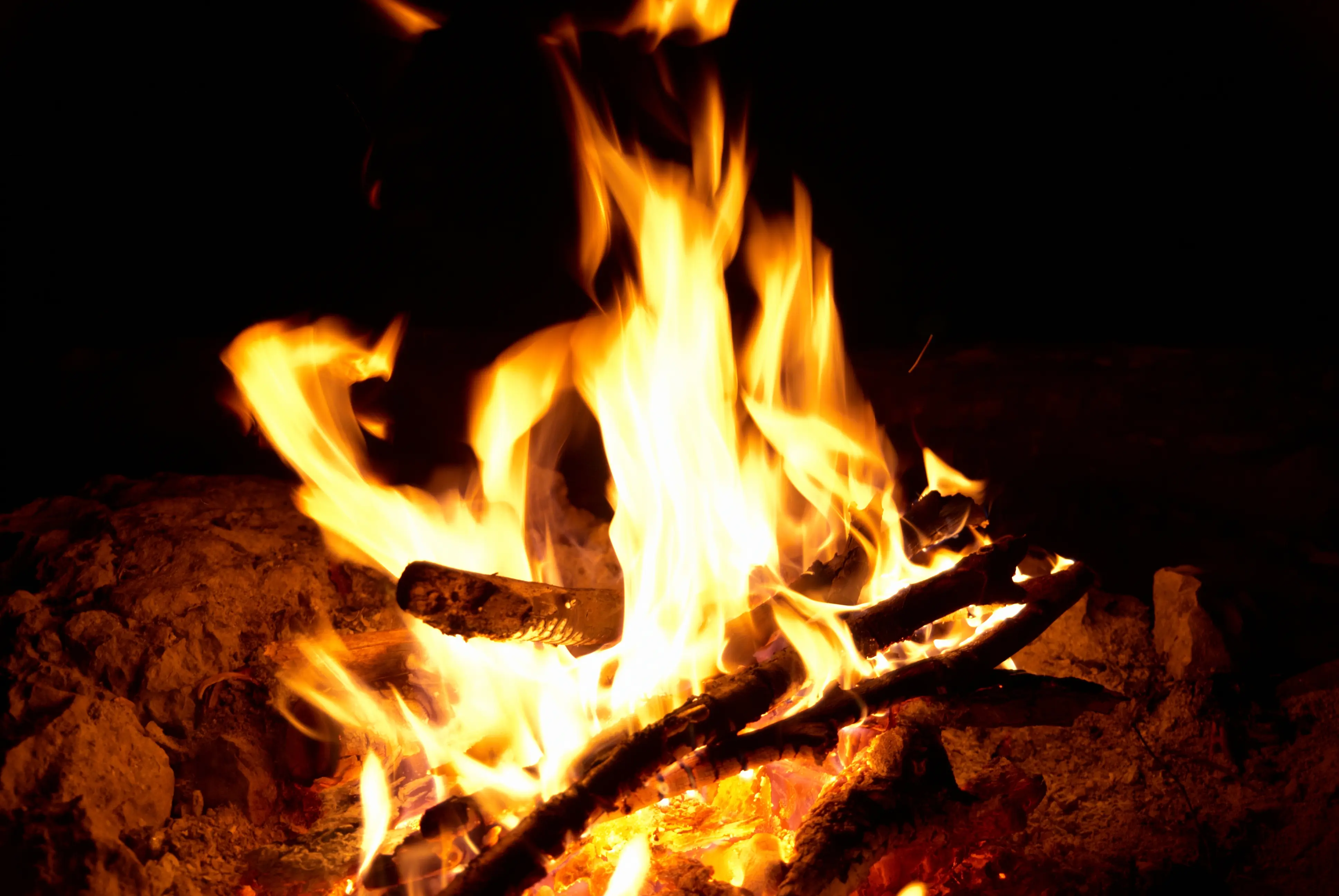 red-bright-campfire-with-black-background