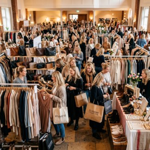 FRauenkleidermarkt
